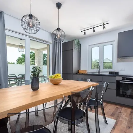 Villa An With Private Pool Umag