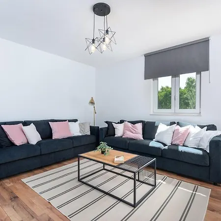 An With Private Pool *