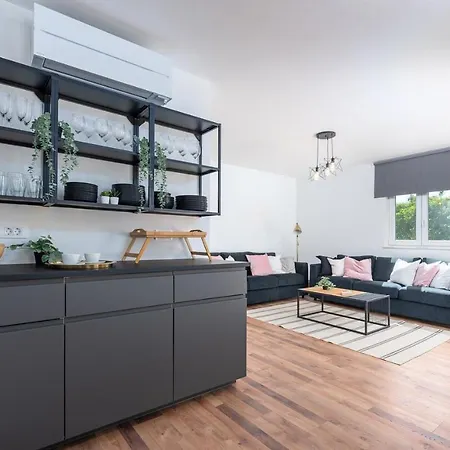 An With Private Pool Vila *