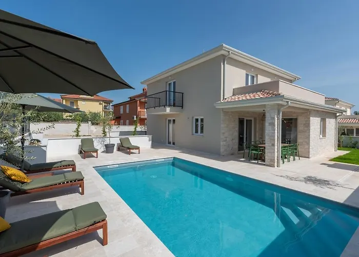 An With Private Pool Vila