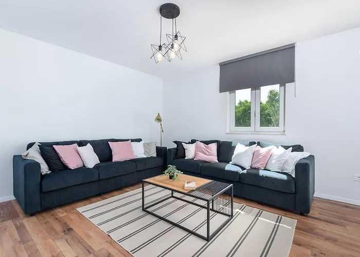 An With Private Pool *