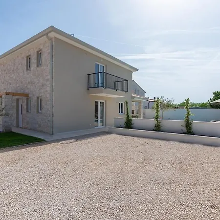 An With Private Pool Vila